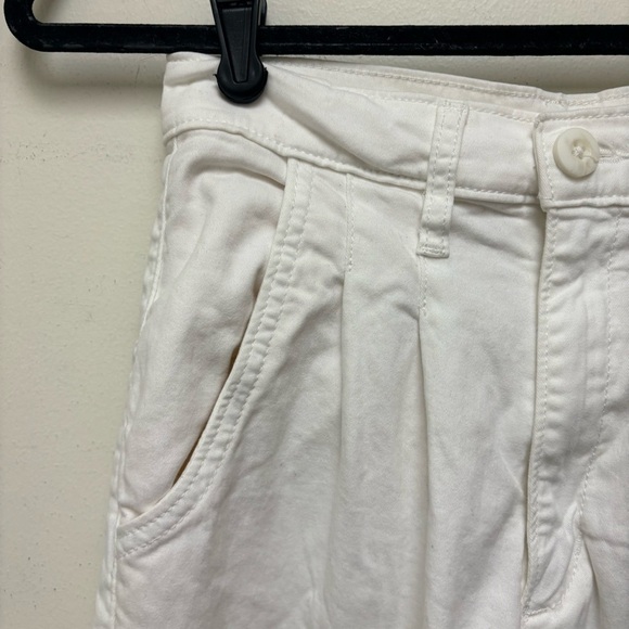 Levi’s White Pleated Balloon Leg Pants - Picture 3 of 13